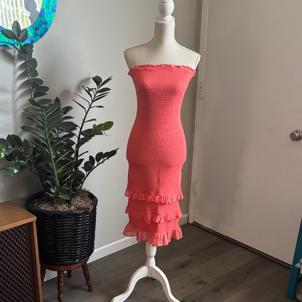 EUC Chic Strapless Coral Dress with Ruffled Hem